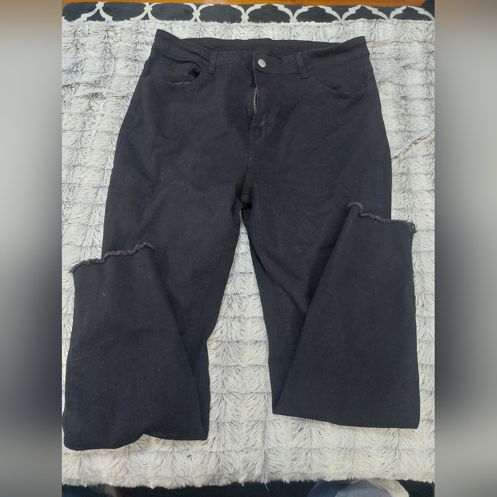 Shein Curve 0XL black distressed denim jeans